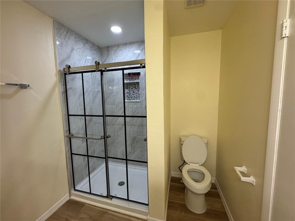 665 W Juniata Street - Photo 15