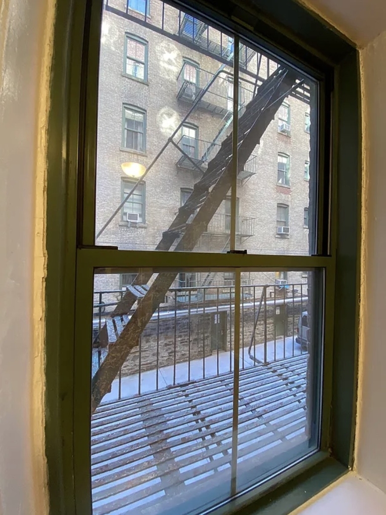 East 79th Street - Photo 10
