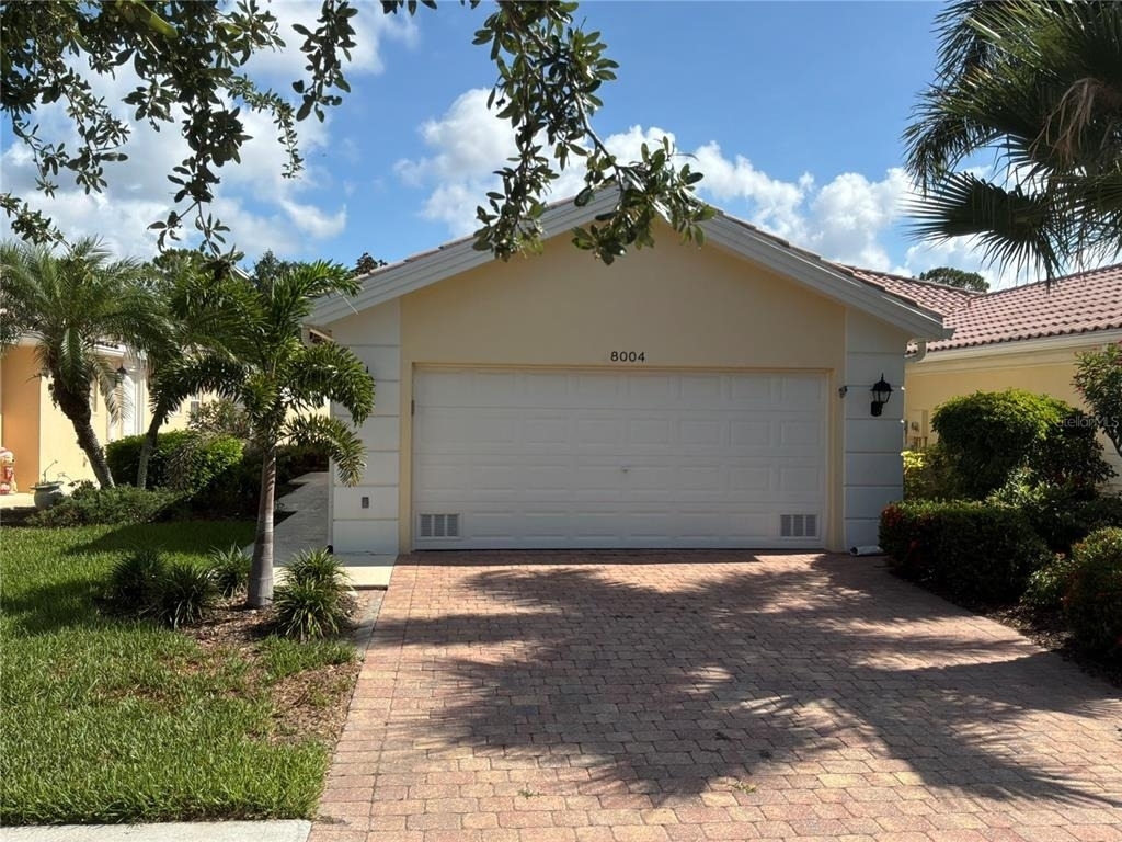 8004 Camminare Drive - Photo 0