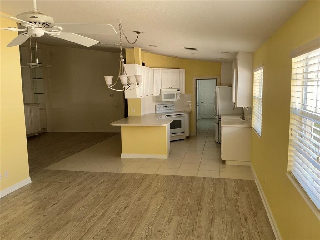 8004 Camminare Drive - Photo 14