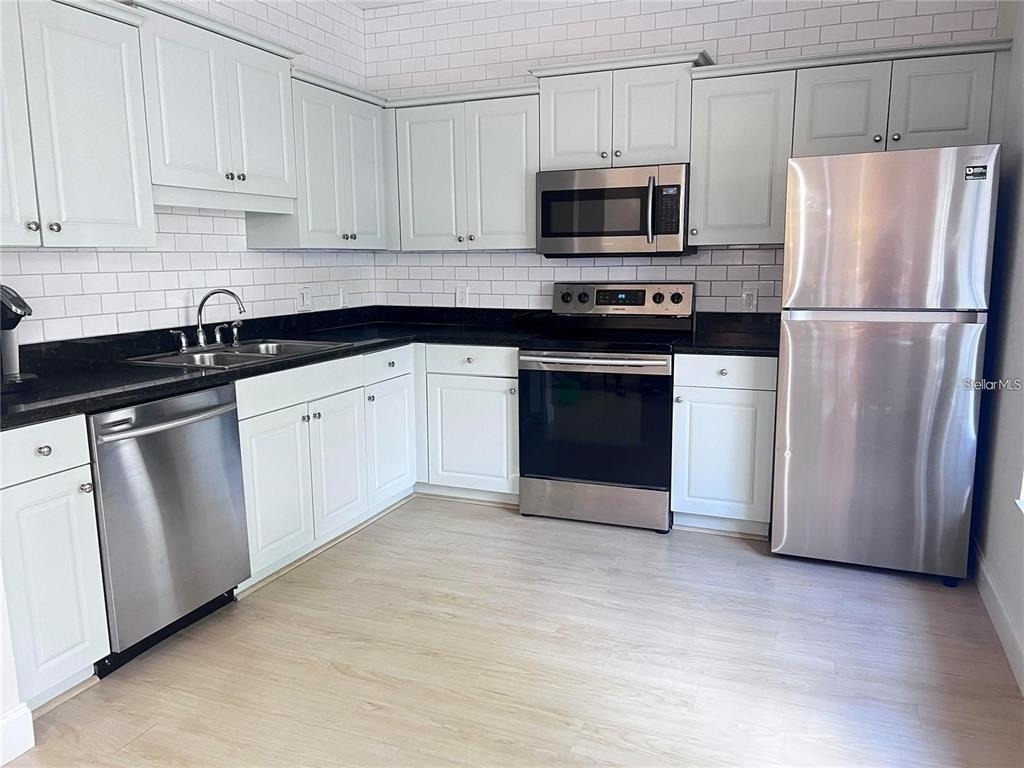 7658 Plantation Circle - Photo 3