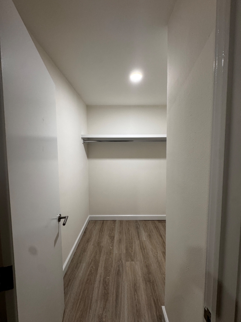 West 34th Street - Photo 4