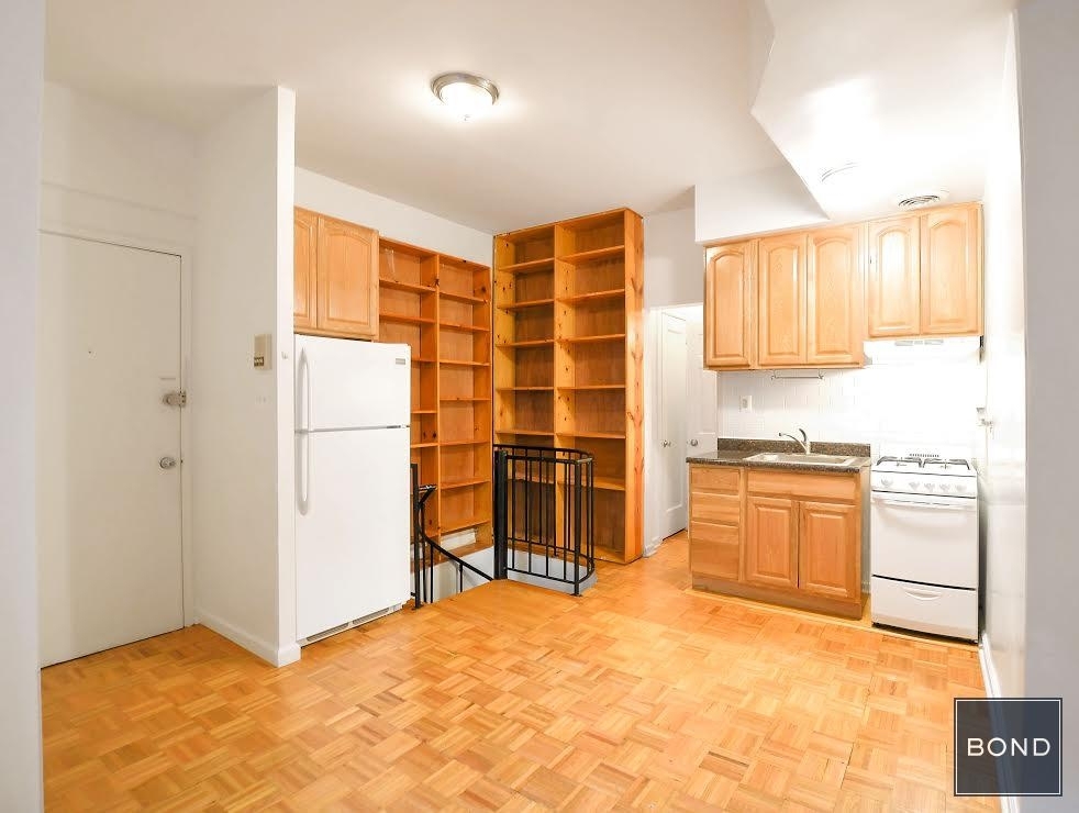 West 106th Street - Photo 0
