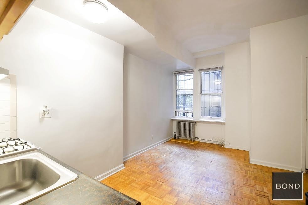 West 106th Street - Photo 1