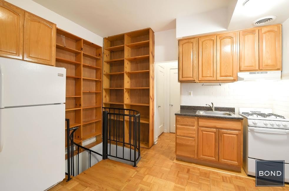 West 106th Street - Photo 5