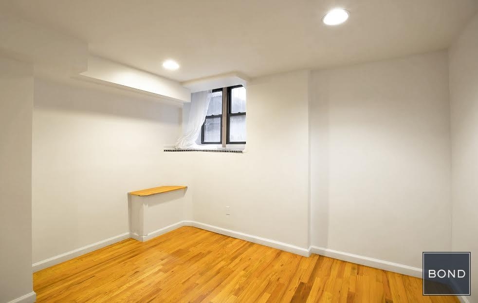 West 106th Street - Photo 3