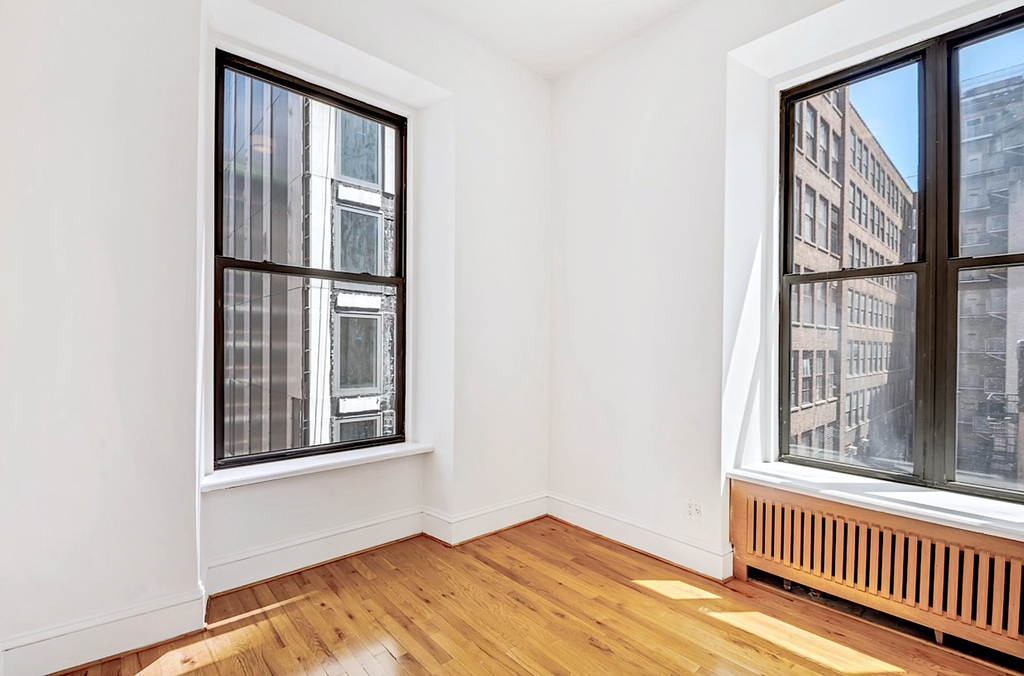 Madison Avenue - Photo 3