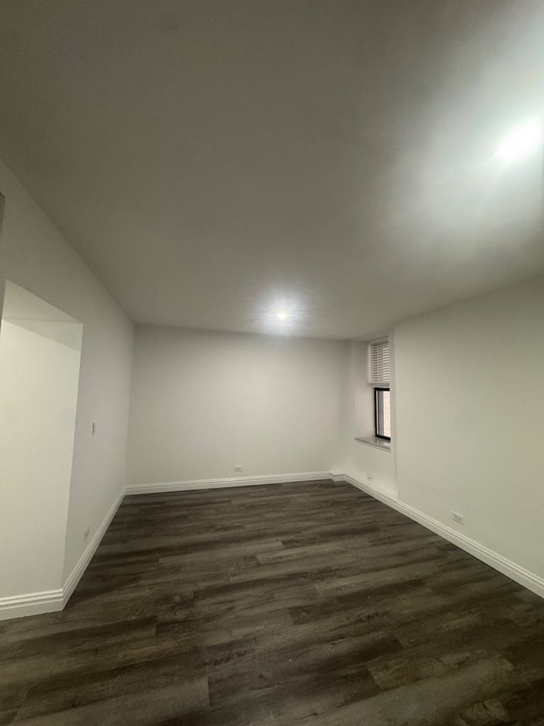 West 34th Street - Photo 12