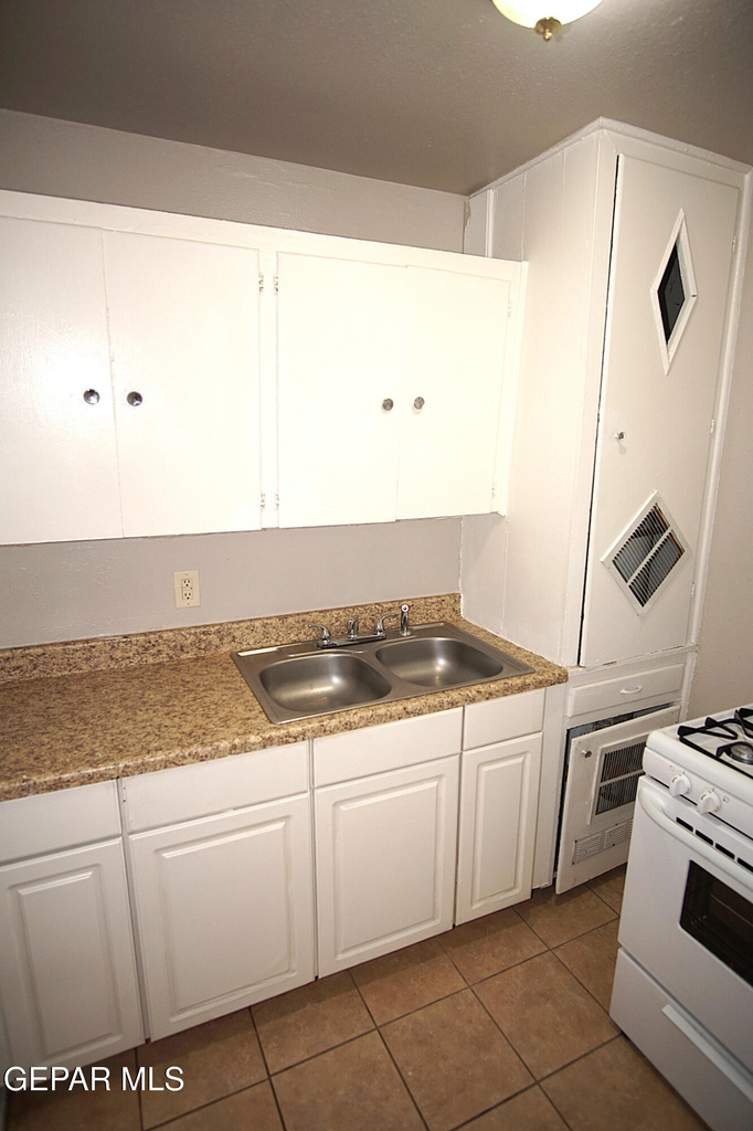 1317 Saint Johns Drive - Photo 6
