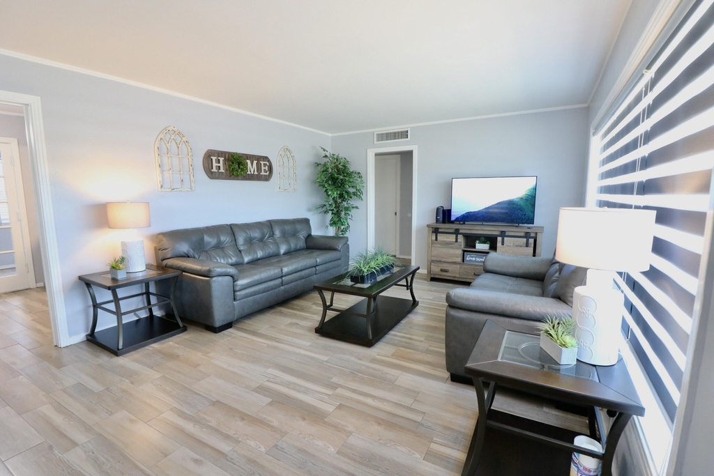 1216 Brookhaven Drive - Photo 3