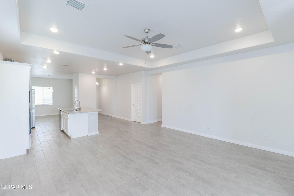 12832 Haxby Street - Photo 12