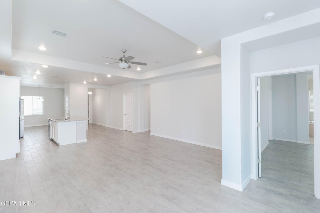 12832 Haxby Street - Photo 11