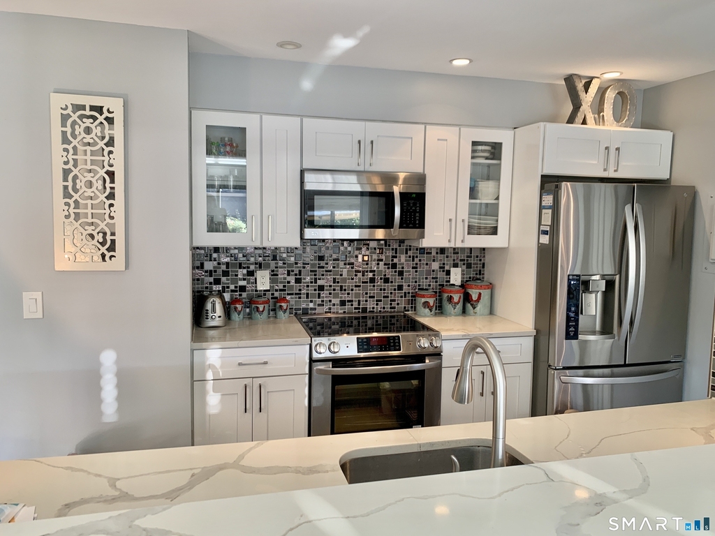 1465 Putnam Avenue - Photo 10