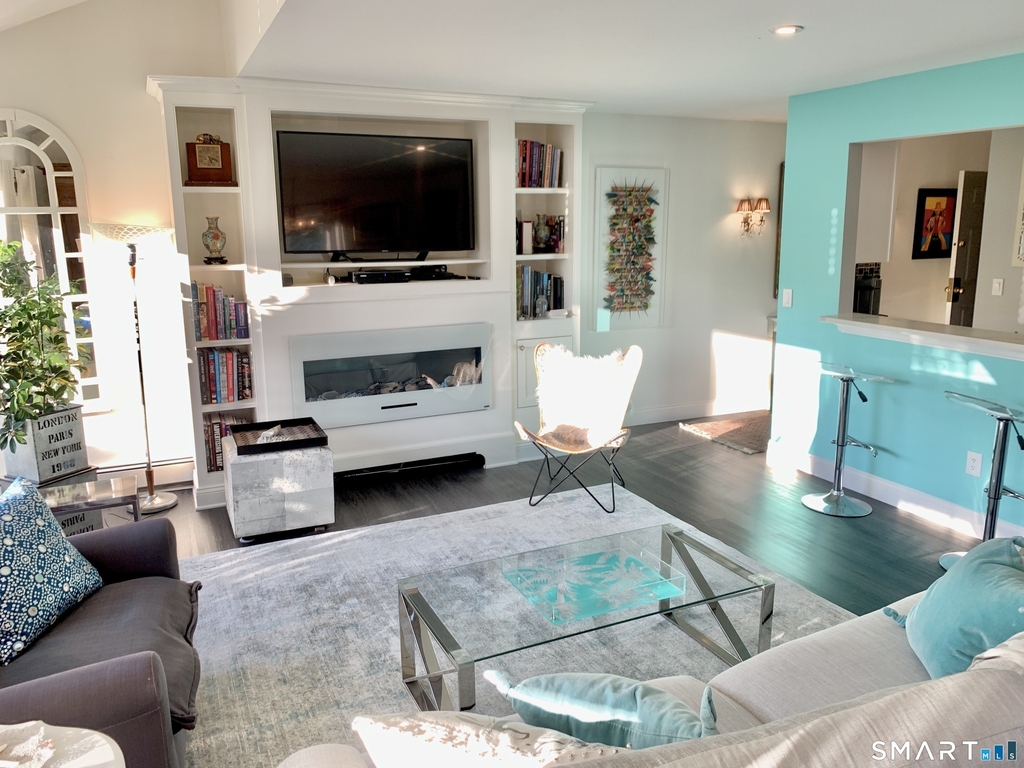 1465 Putnam Avenue - Photo 3