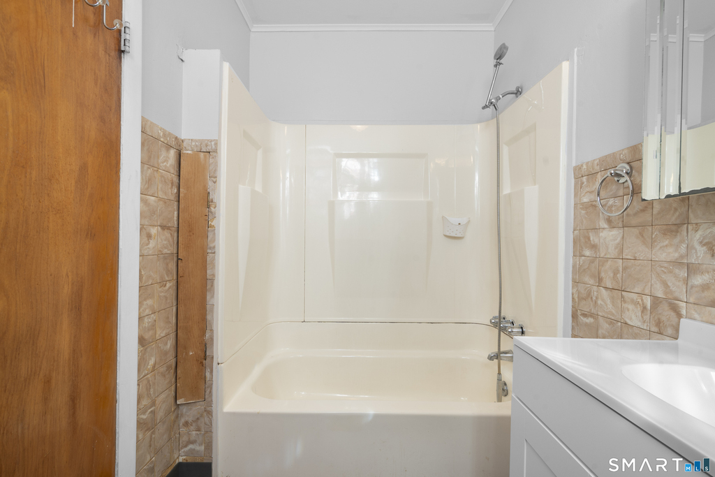 48 Anderson Street - Photo 3
