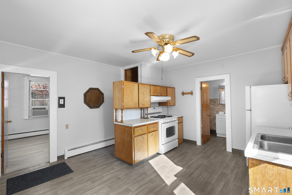 48 Anderson Street - Photo 1