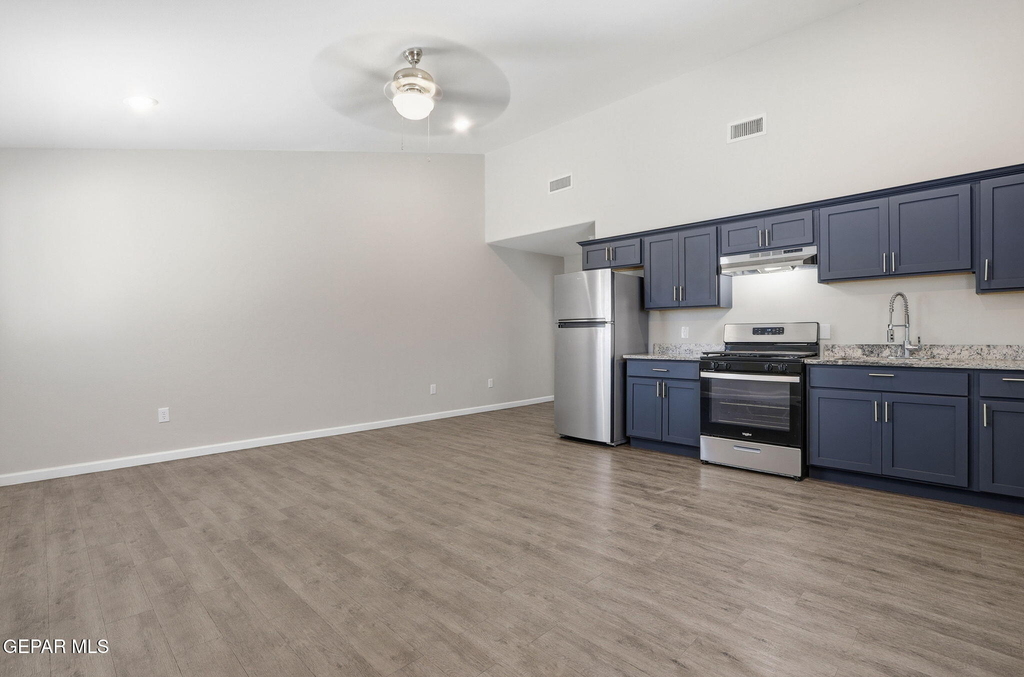8761 Lawson Street - Photo 3
