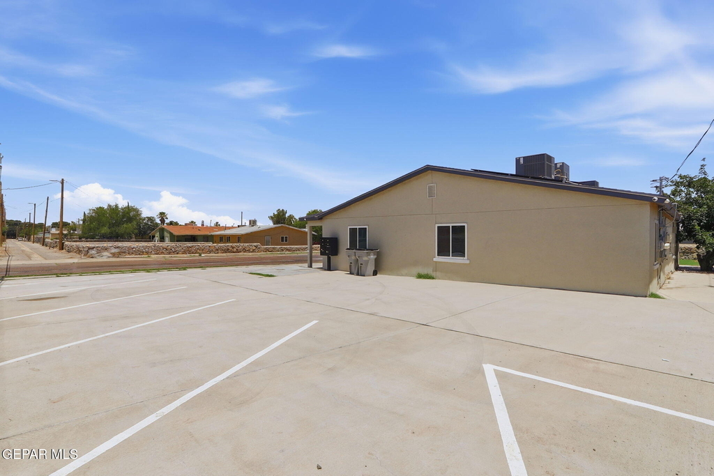 8761 Lawson Street - Photo 22