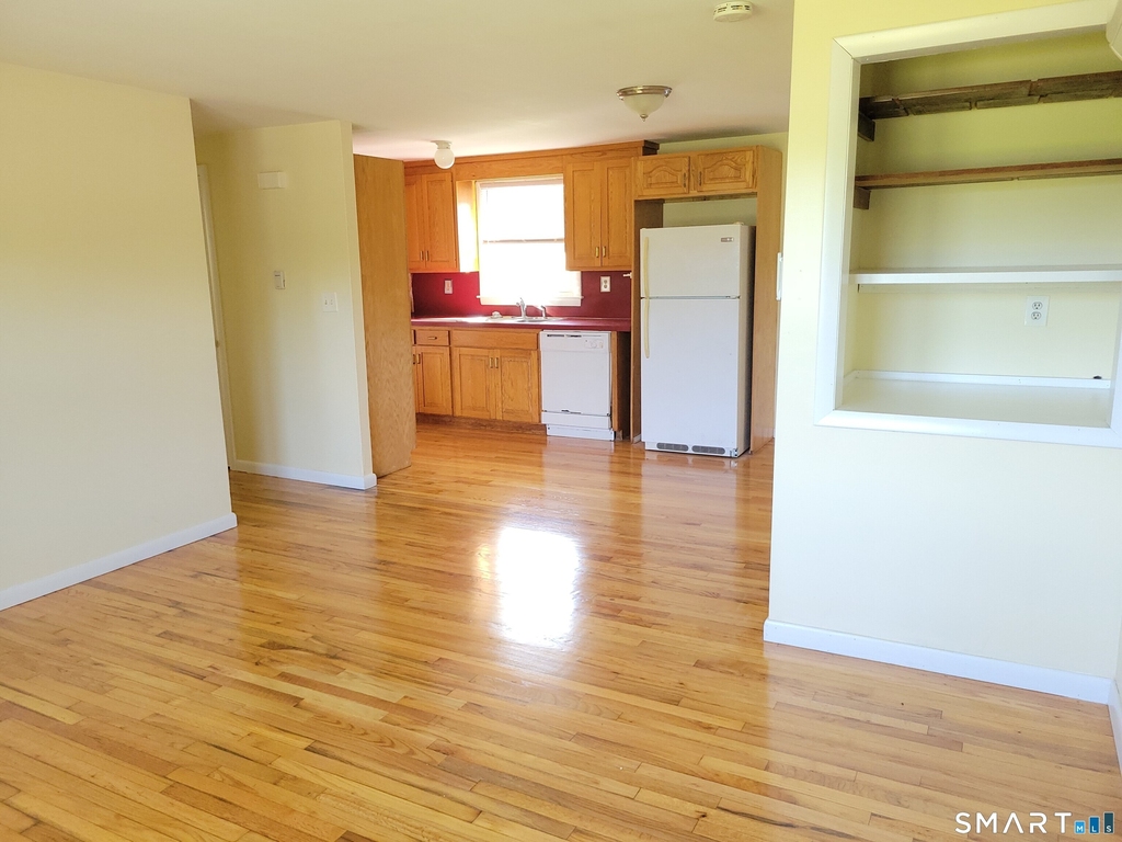 381 Merrow Road - Photo 7