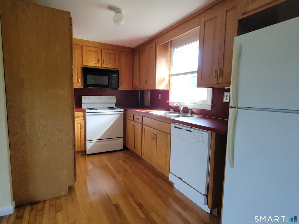 381 Merrow Road - Photo 8
