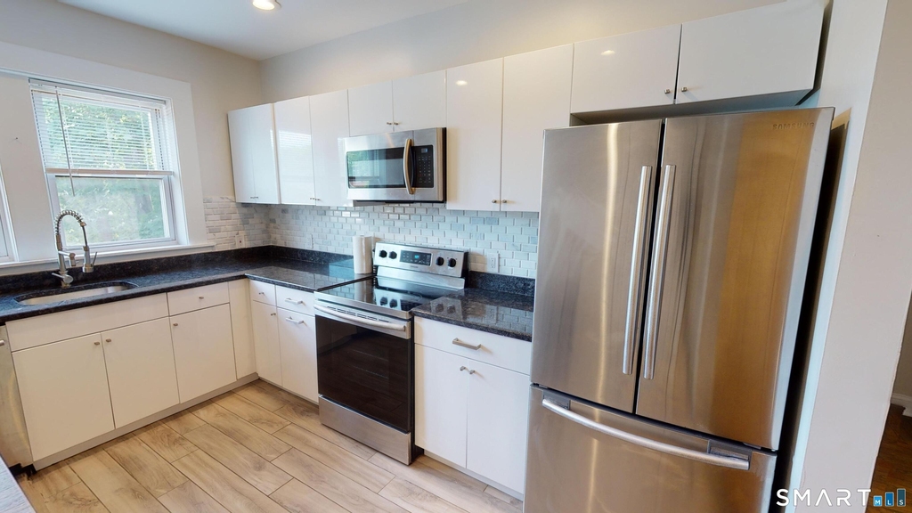 90 Bristol Street - Photo 1