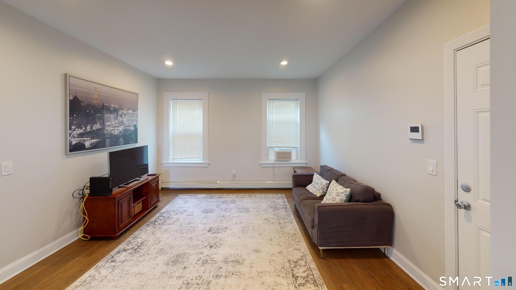 90 Bristol Street - Photo 3