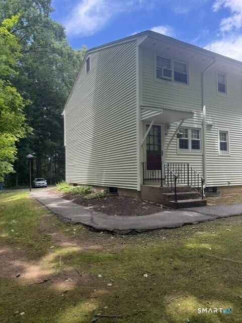453 Robin Court - Photo 2
