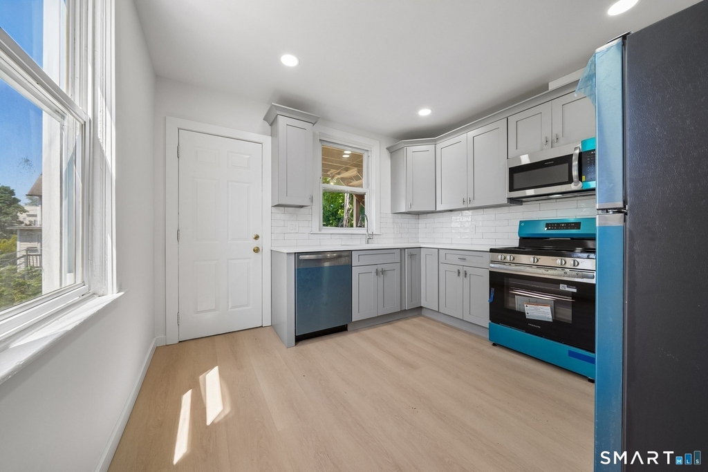 41 Southfield Avenue - Photo 5