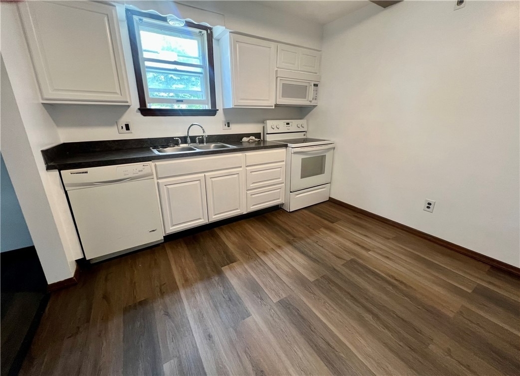 419 E Fairmont Ave - Photo 3