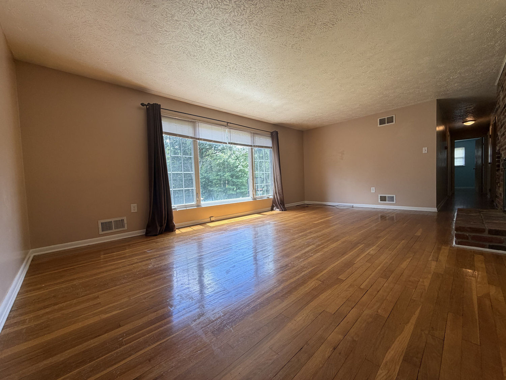 114 Westbury Drive - Photo 8