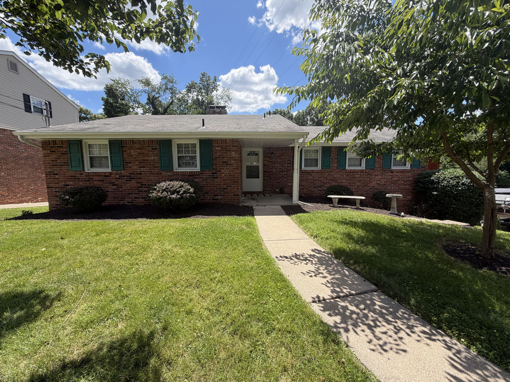 114 Westbury Drive - Photo 0