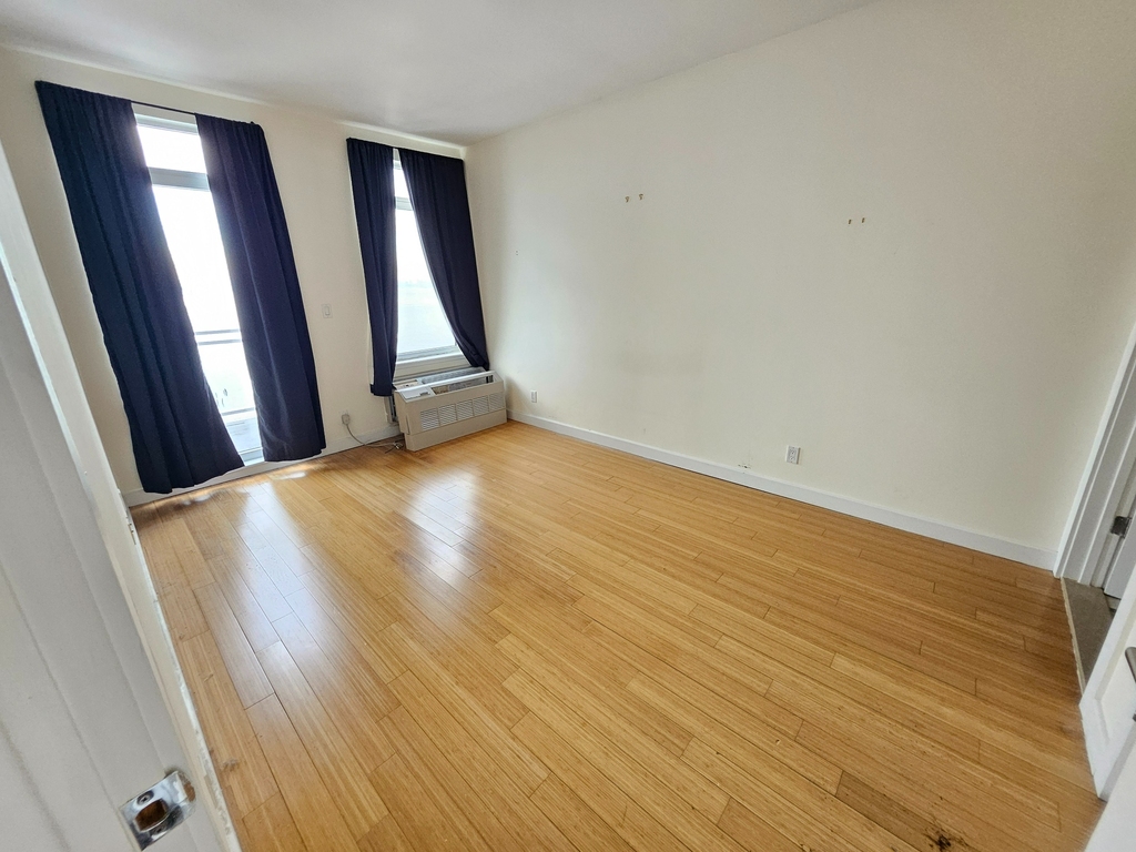 224 Richmond Terrace - Photo 3