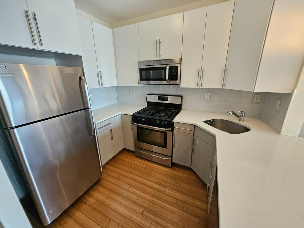 224 Richmond Terrace - Photo 1