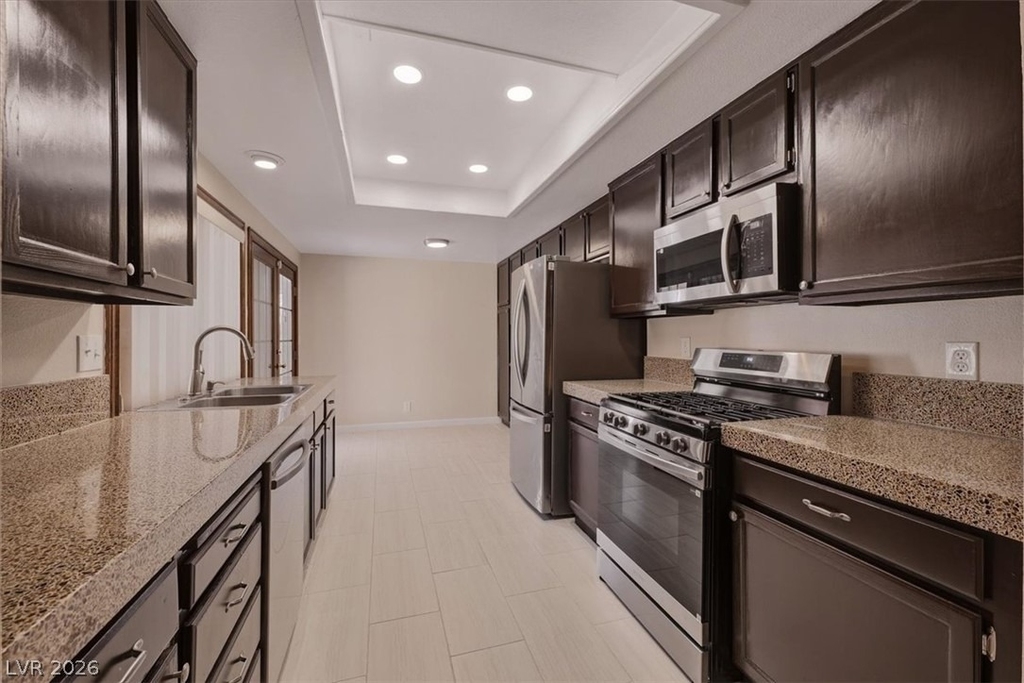 2410 Pickwick Drive - Photo 5