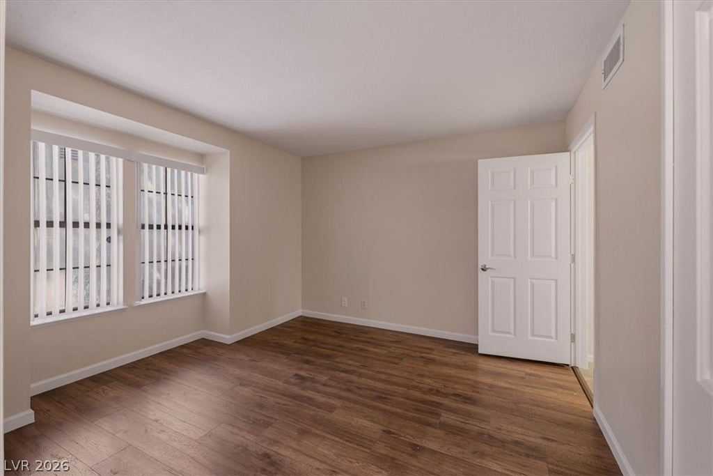 2410 Pickwick Drive - Photo 9