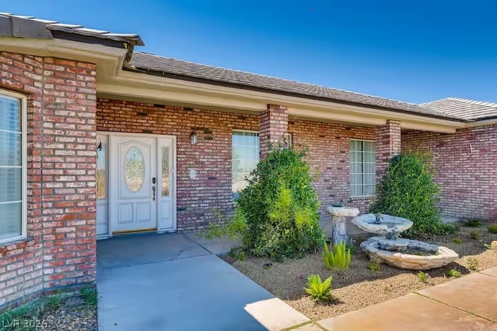 6465 W Quail Avenue - Photo 0