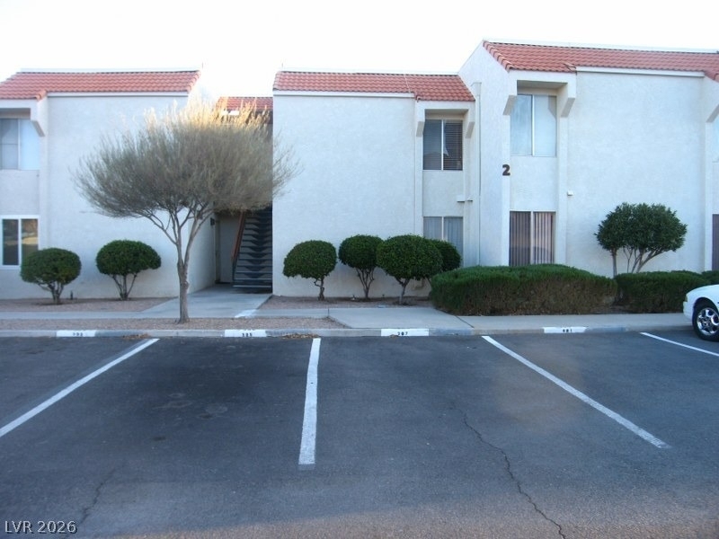 870 Avenue B Avenue - Photo 0