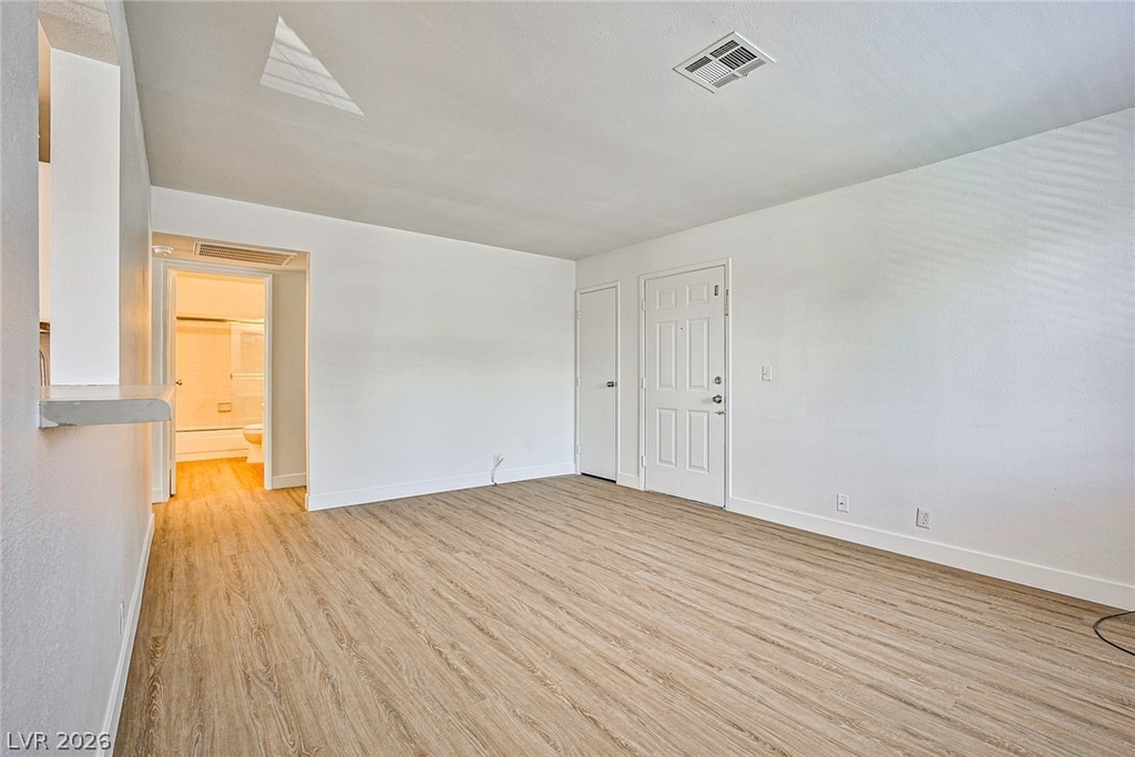 5091 Pioneer Avenue - Photo 3