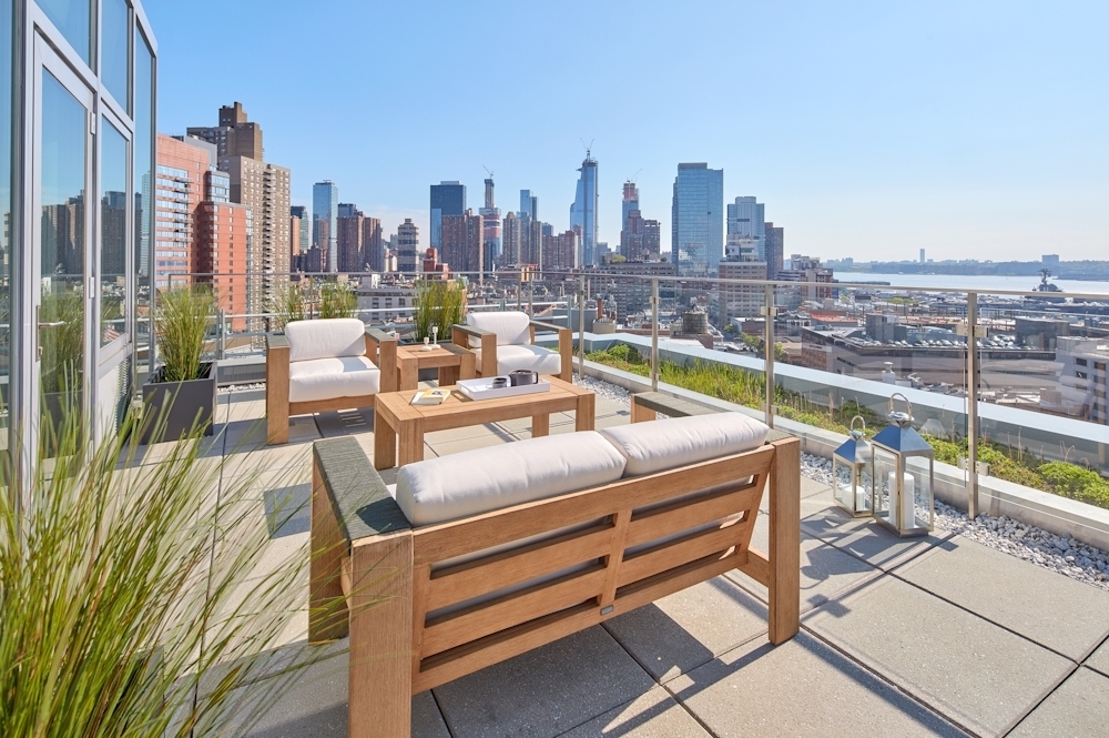 550 West 54th Street - Photo 2