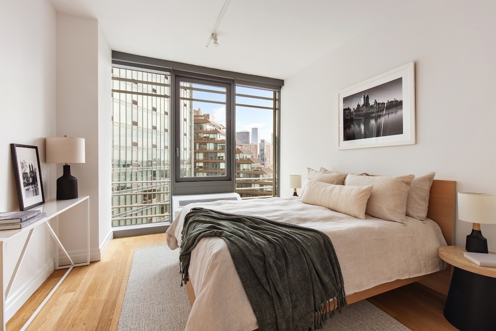 550 West 54th Street - Photo 1
