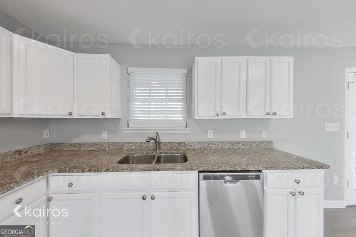 334 Amanda Drive - Photo 8