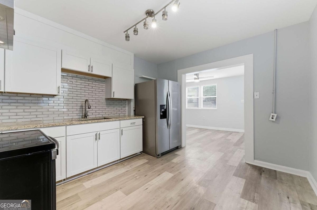 1307 Elizabeth Avenue Sw - Photo 9