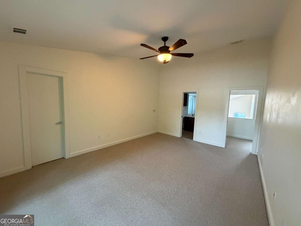 241 Maynard Terrace Se - Photo 14