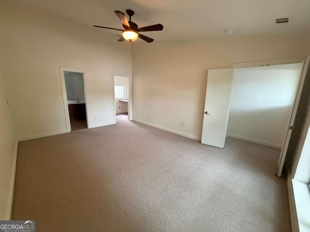 241 Maynard Terrace Se - Photo 13