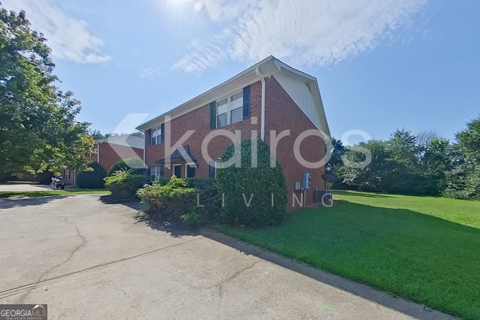 160 Deer Parkway - Photo 2