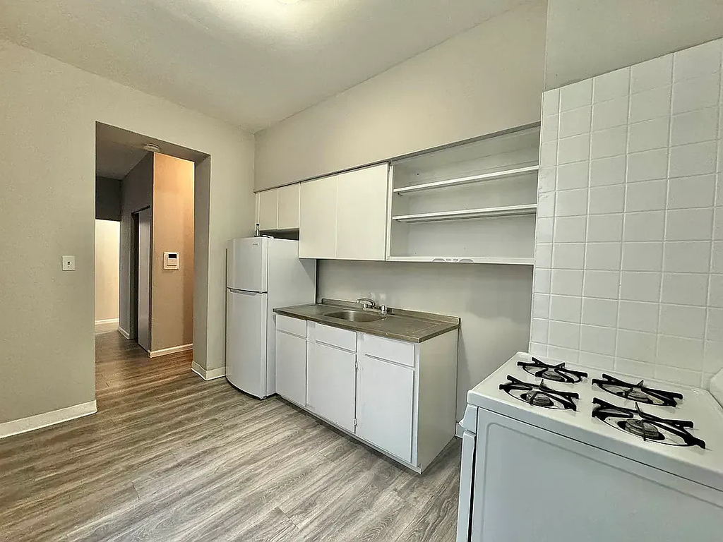 330 East 100th Street - Photo 6