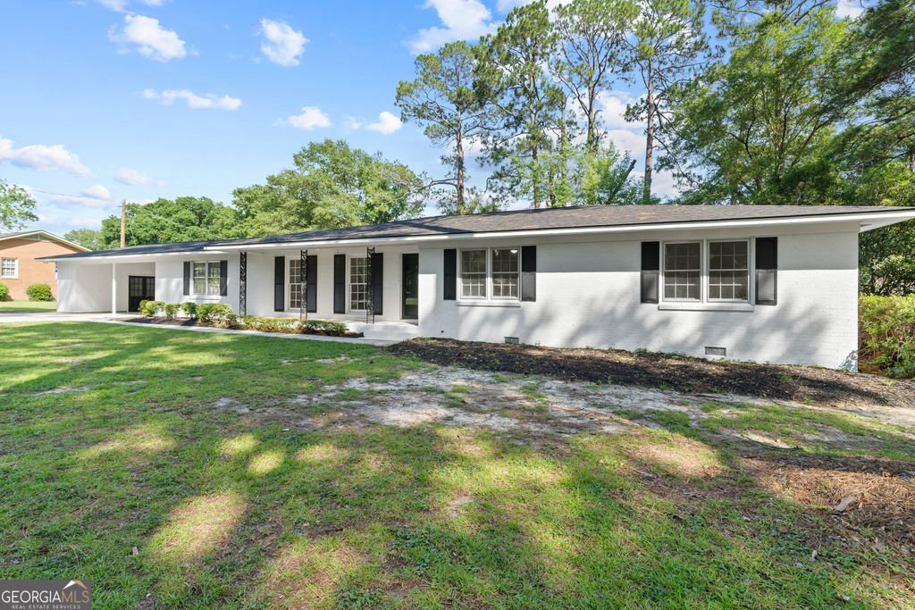 223 Brookwood Drive - Photo 2