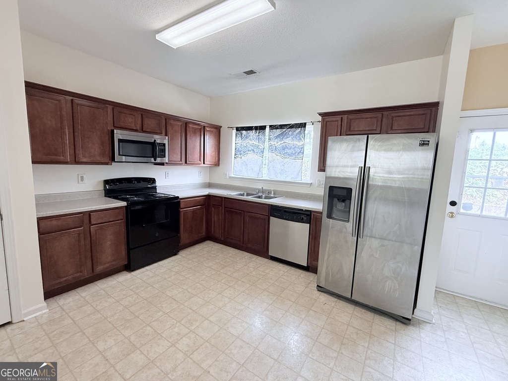 260 Commons Drive - Photo 5