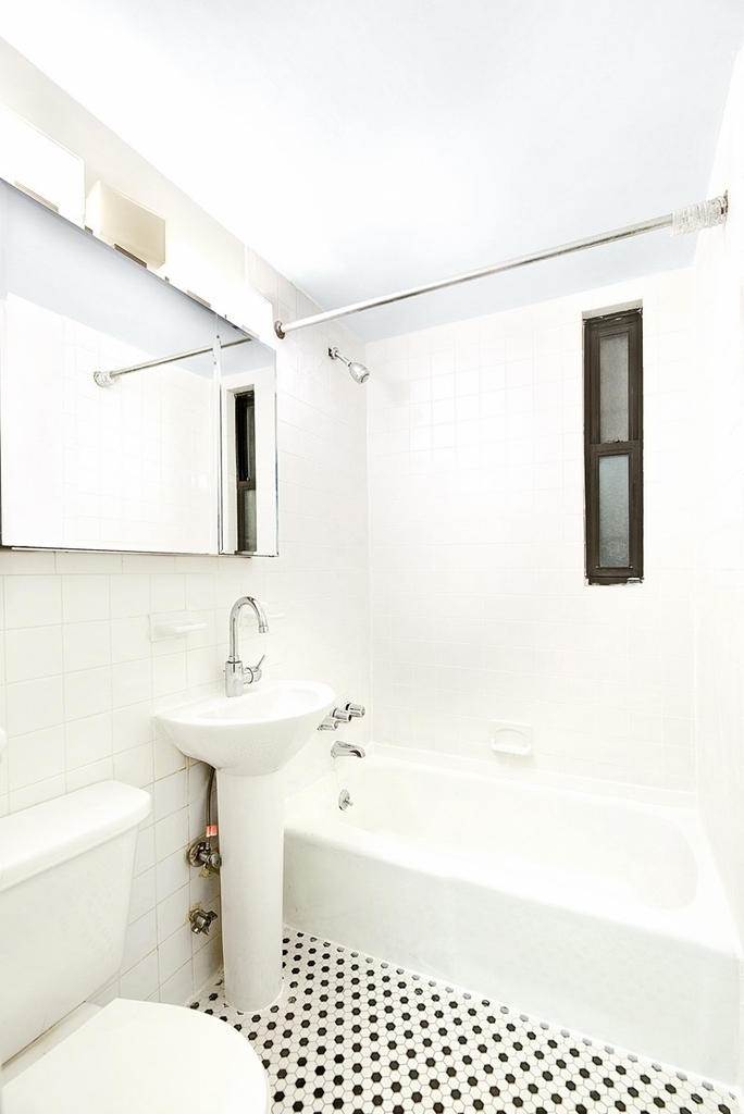 West 49th Street - Photo 4