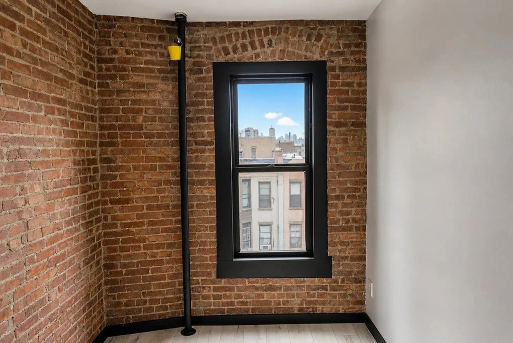 2100 2nd Avenue - Photo 1